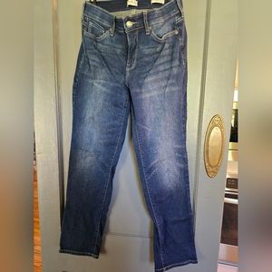 Wonderly Mid-Rise size 6P Straight Leg Jeans Never Worn